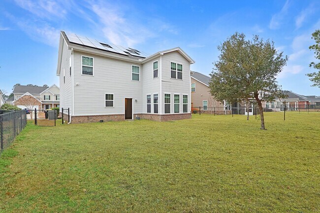 Building Photo - Stunning & Spacious 4 Bedroom Home in Highland Falls Community