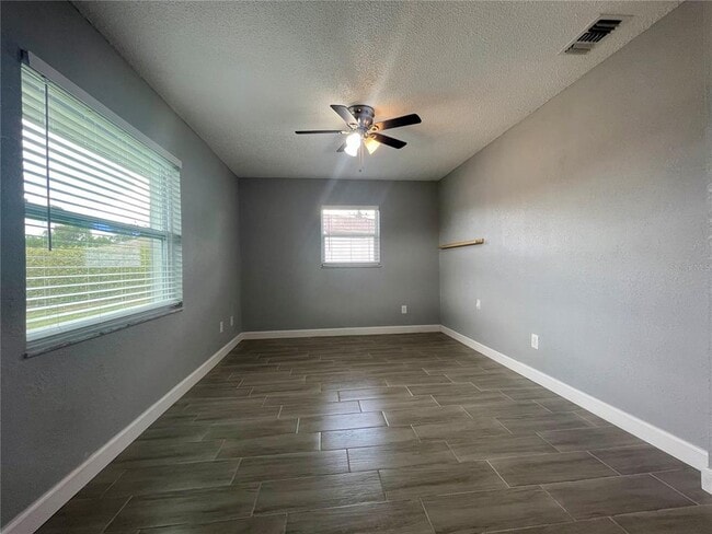 Building Photo - 2107 E Atmore Cir