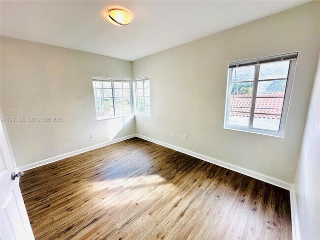 Building Photo - 540 15th St