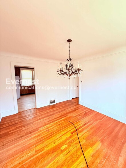 Building Photo - 3209 W Grand St