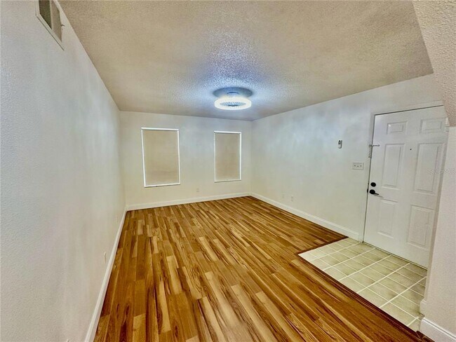 Building Photo - 2320 Pebble Brook Rd