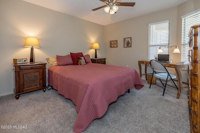 Building Photo - 5855 N Kolb Rd