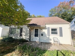 Building Photo - 2290 Suncrest Dr