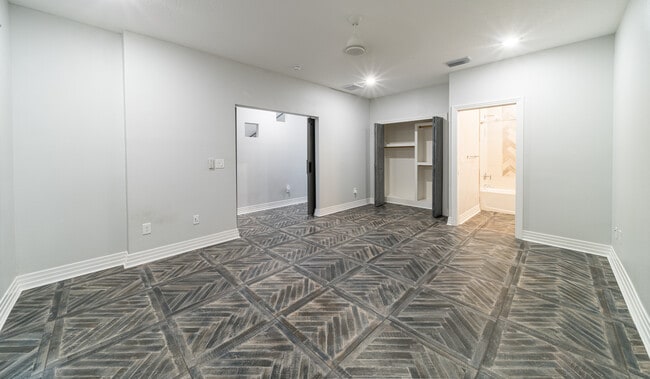 Building Photo - 2325 1st Ave S