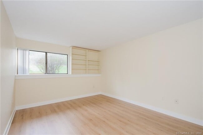 Building Photo - 57 Brookwood Dr