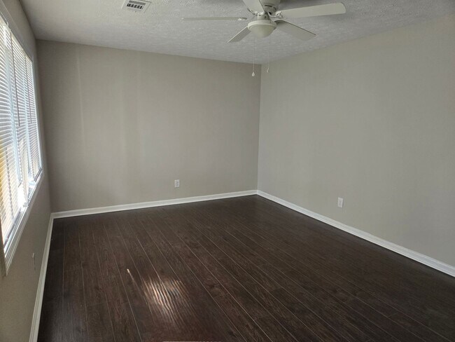 Building Photo - FOR RENT in Central Columbus! Available Now!