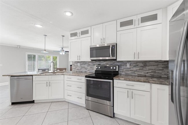 Building Photo - 3059 Hickory Dr