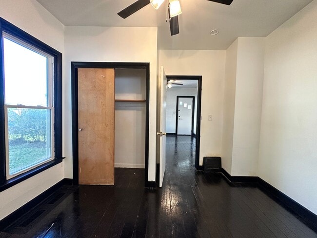 Building Photo - Three Bedroom House in Battle Creek