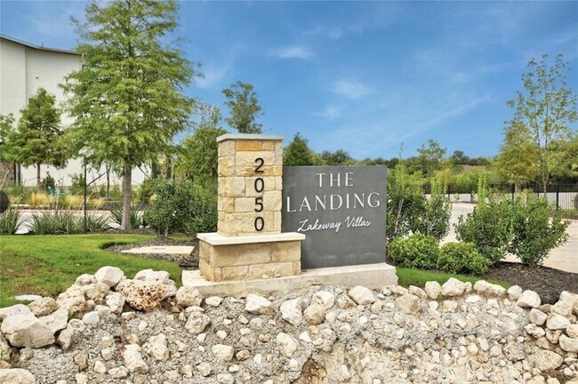 Building Photo - 2050 Lohmans Spur Rd