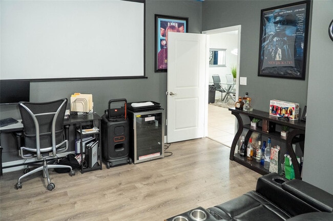 Building Photo - 2710 NW 5th St