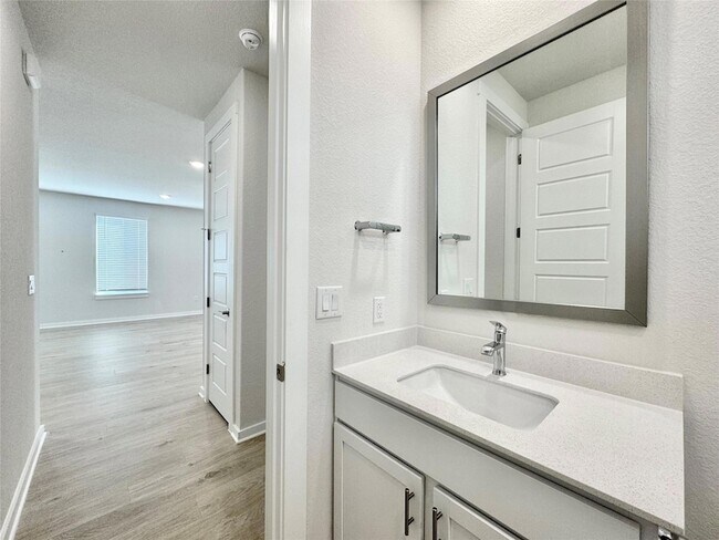 Building Photo - 404 Tinto St