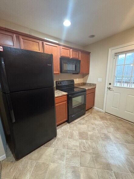 Building Photo - 2108 Pleasant View Dr