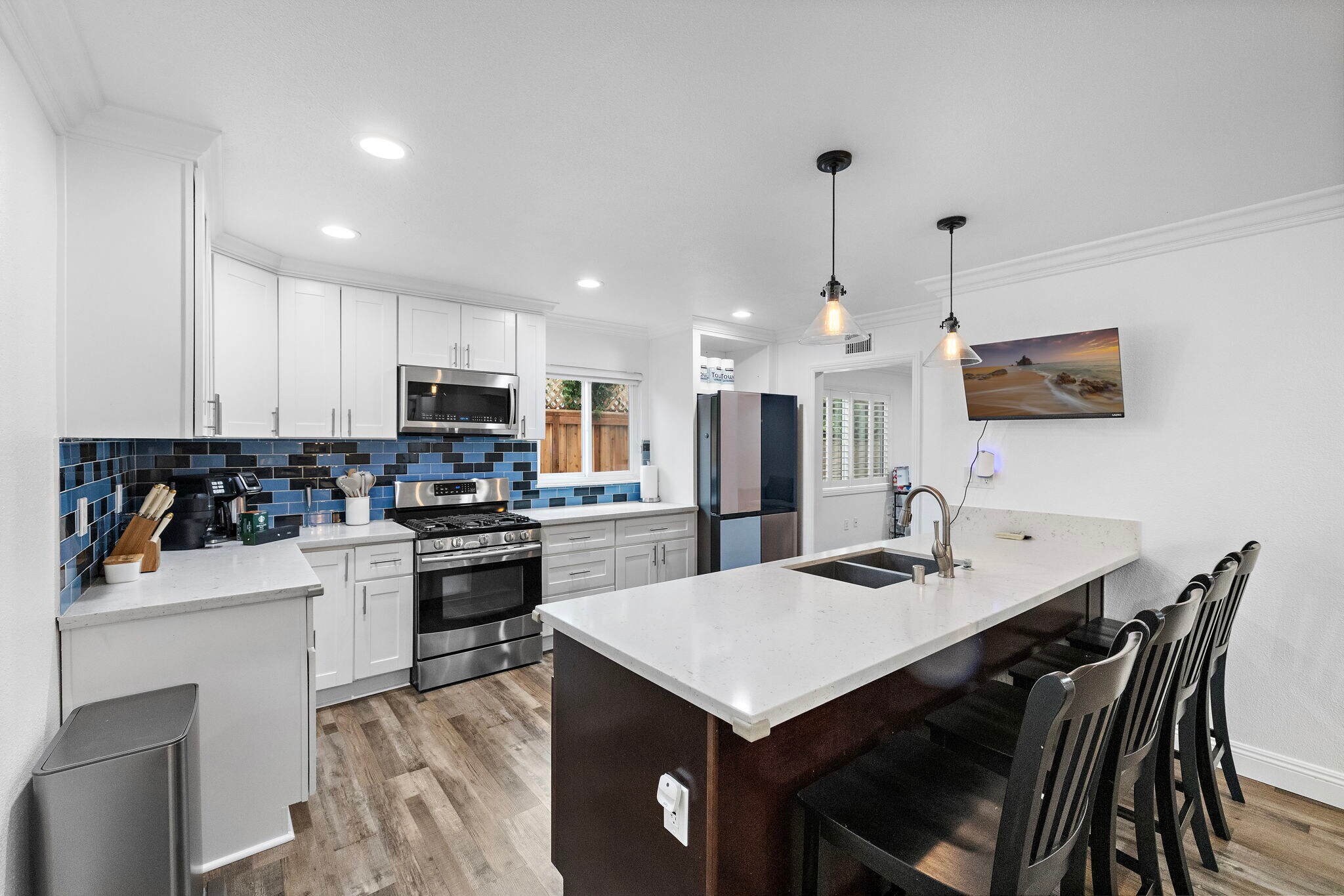 Building Photo - 1581 Baker St