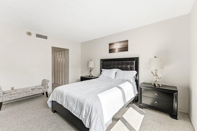 Building Photo - 3450 S Ocean Blvd