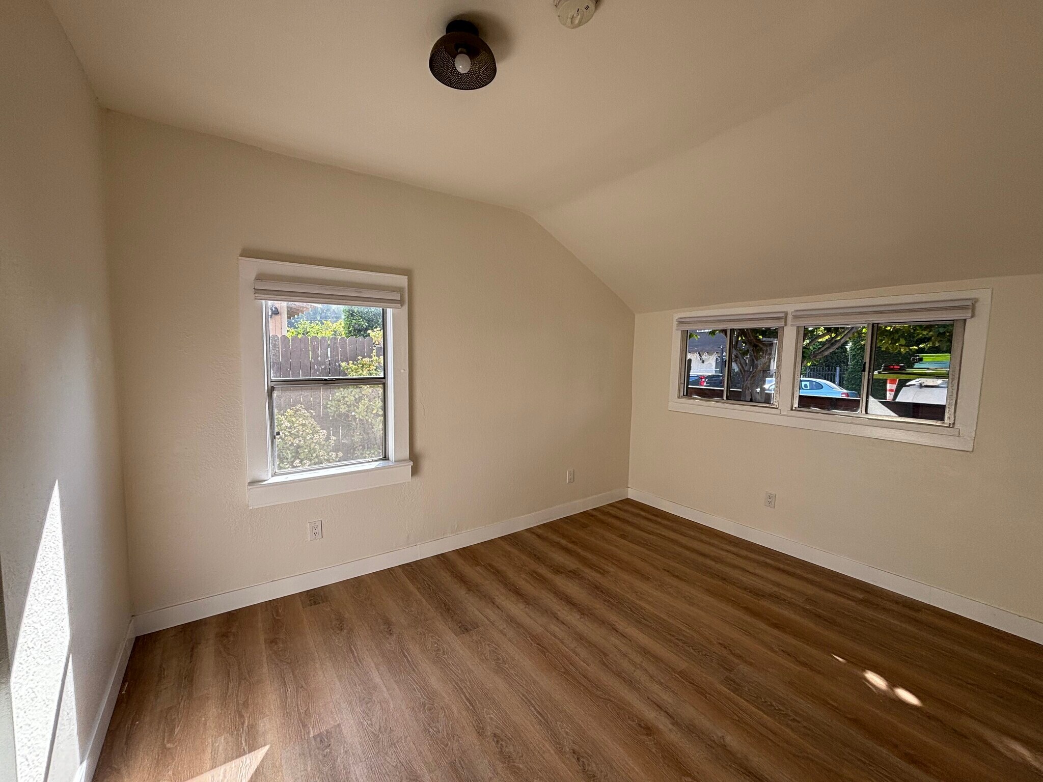 Building Photo - 215 S Avenue 58