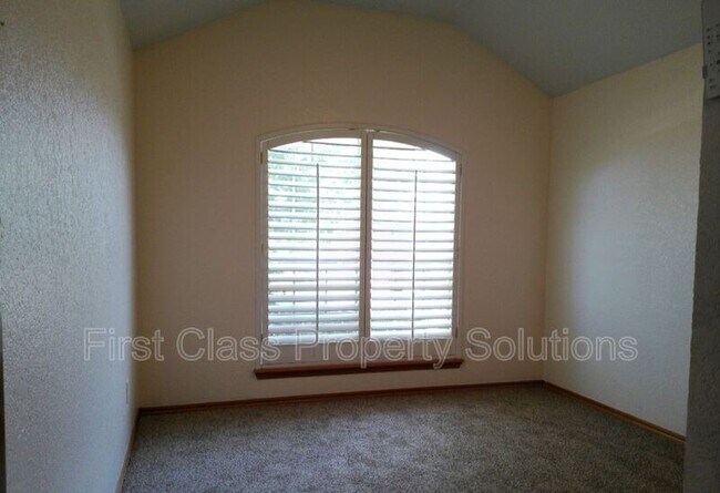 Building Photo - 2208 SW 138th St