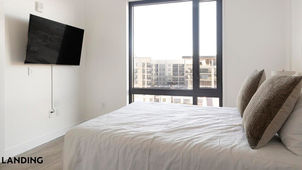 Building Photo - 1007 S Mint St