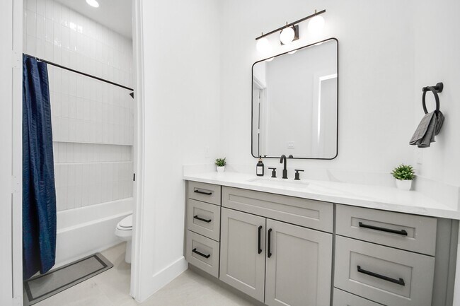 Building Photo - 3909 Maggie St