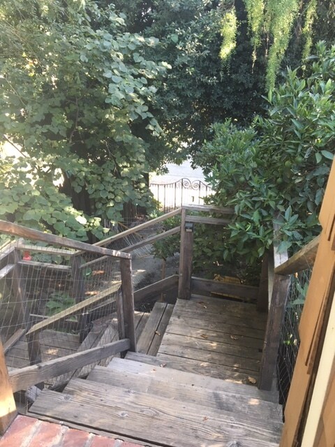 Cozy, secluded 2 story Apartment. Downtown Colusa - 741 Main St