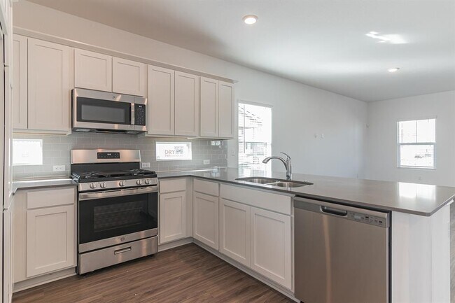 Building Photo - 101 Rioja