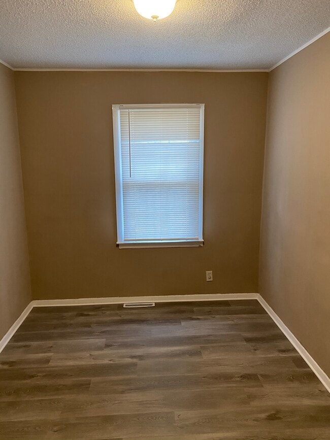 Building Photo - 10401 Richmond Ave