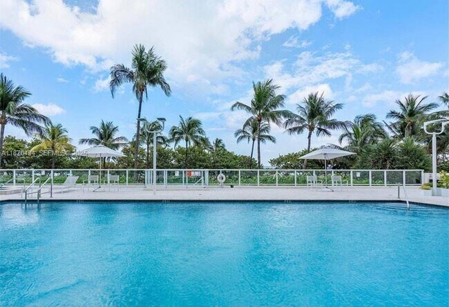 Building Photo - 10185 Collins Ave