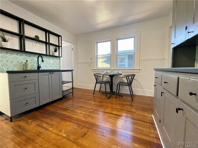 Building Photo - 434 23rd St