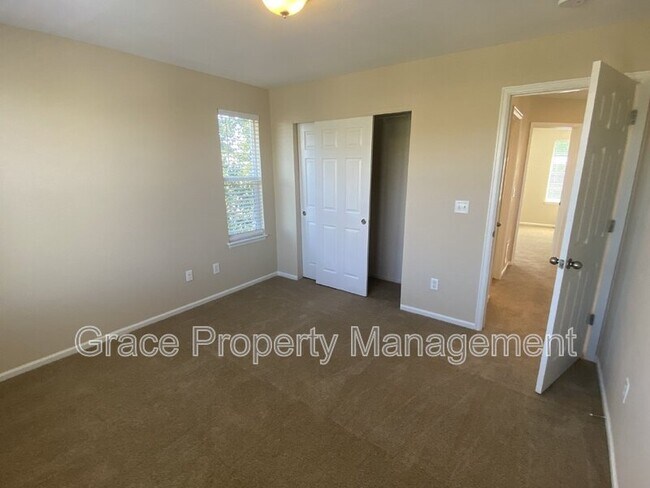 Building Photo - 10255 Ventura St