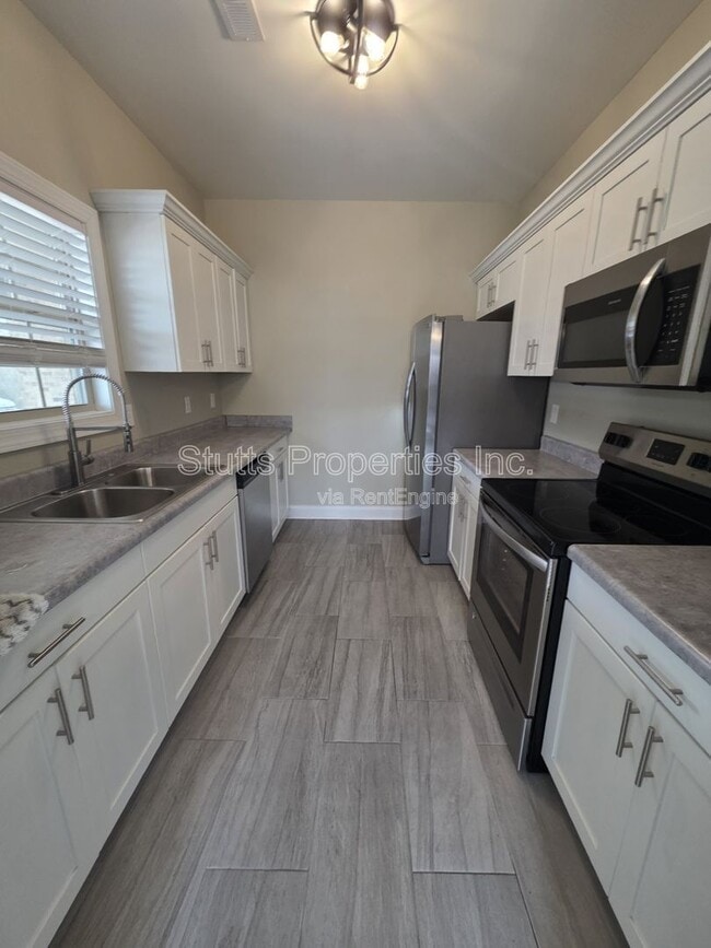 Building Photo - 304 Bentbrook Pl