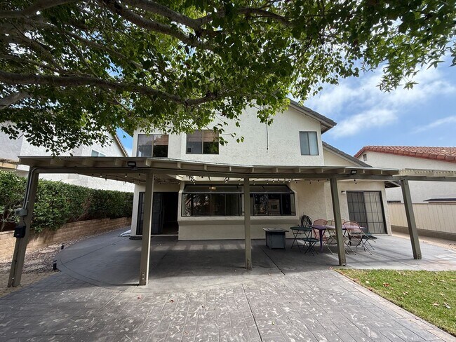 Building Photo - Charming 5 bed/3 bath in Carmel Valley