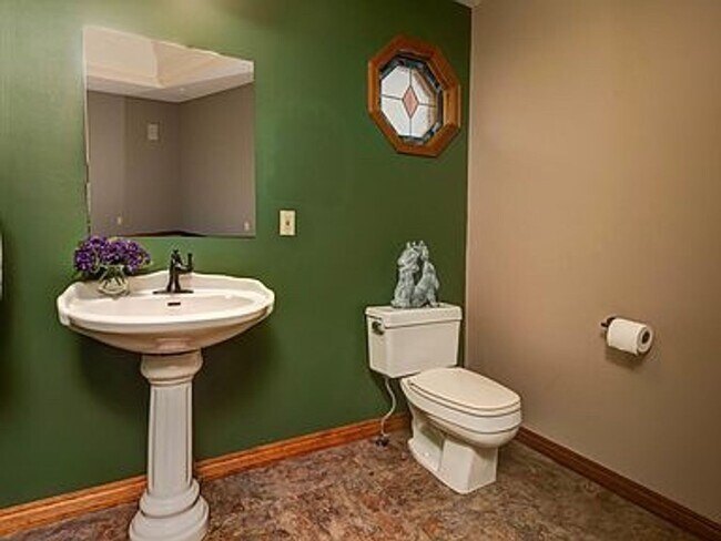Building Photo - Executive 4 Bedroom 4 Bath 3+ Car Garage -...