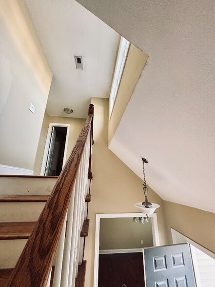 Building Photo - 2300 Chavis Dr