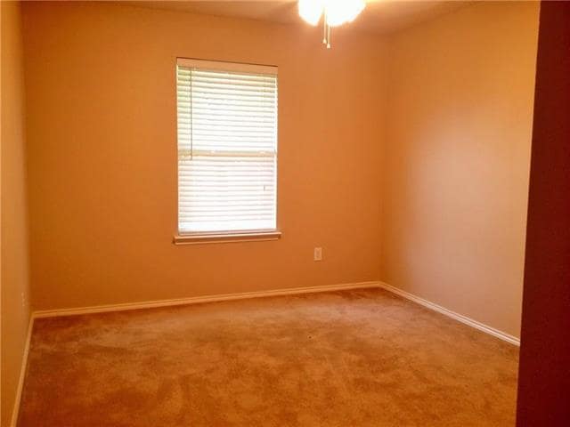Building Photo - 625 Rothschild Ln