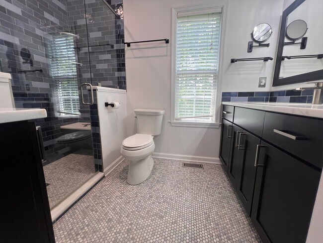 Building Photo - 1093 Wintergreen Ln