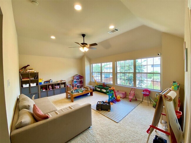 Building Photo - 1150 Amy Dr