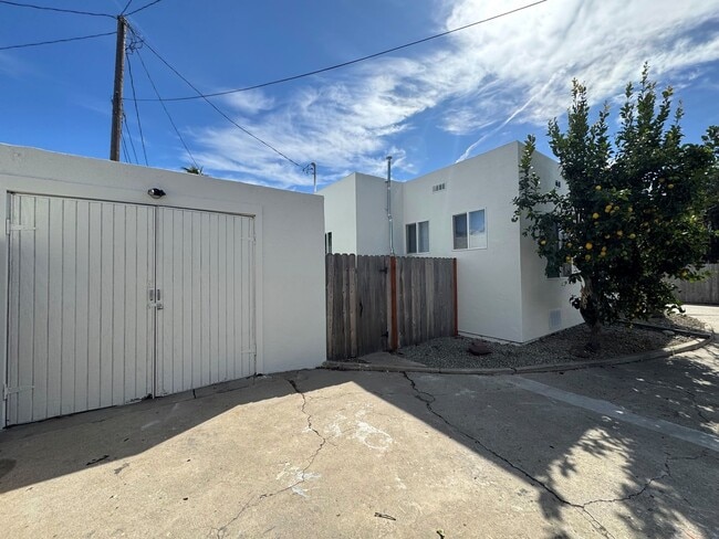 Building Photo - 453-457 Hurst Ave