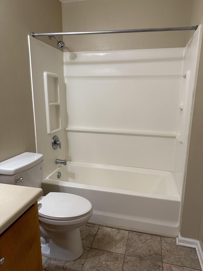 Building Photo - 160 Mills Run Dr