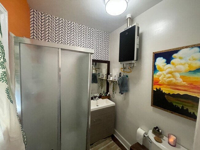 Building Photo - 4655 Pierce St