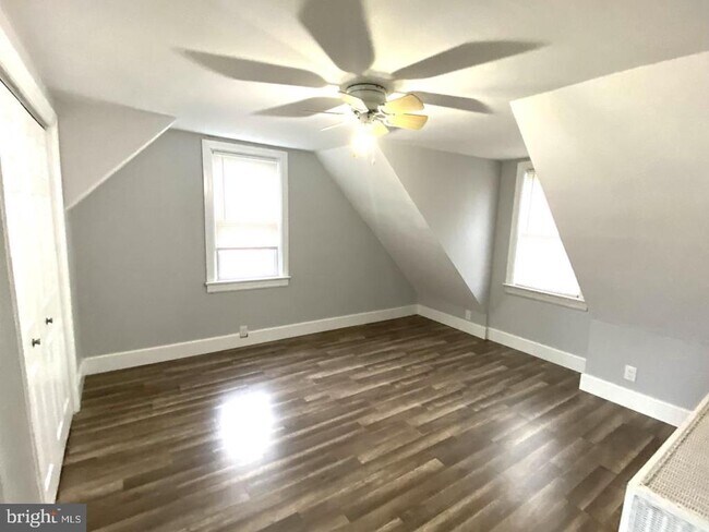 Building Photo - 864 Whitehorse Mercerville Rd