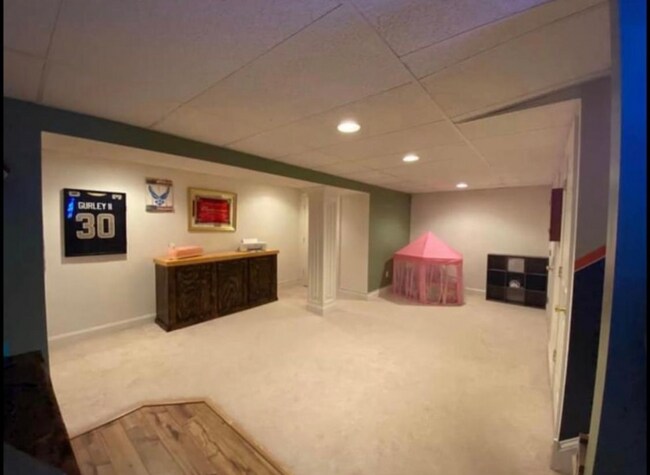 Building Photo - 255 Ryhill Dr