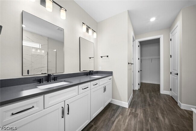 Building Photo - 20112 KIngmont Dr