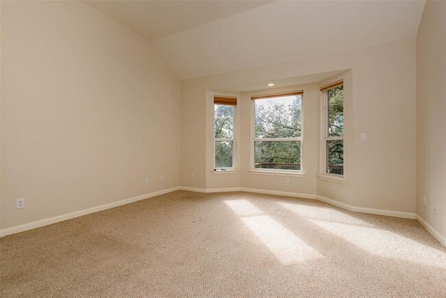 Building Photo - 2220 Comal Springs