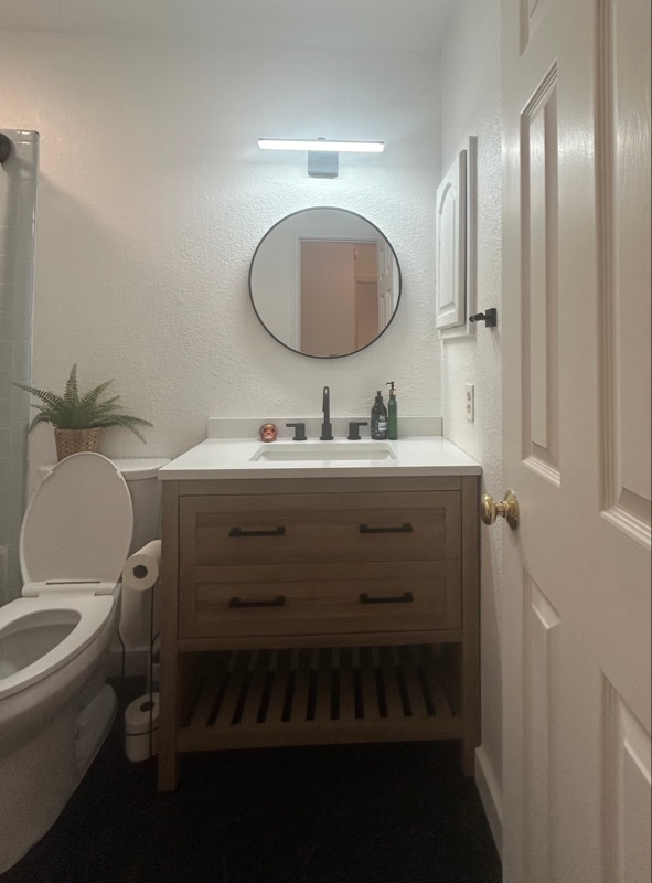 Building Photo - 2002 Oak Creek Ct