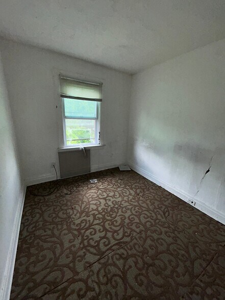 Building Photo - 5230 Thrush Ave