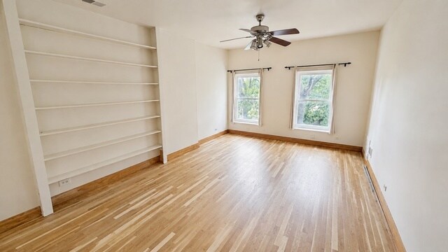 Building Photo - 534 W Dickens Ave