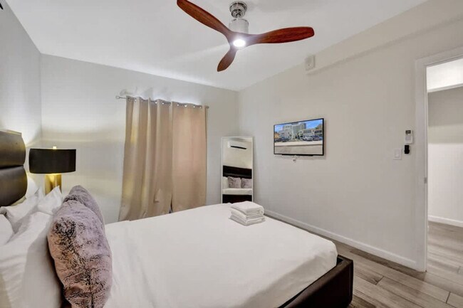 Building Photo - 3020 Seville St