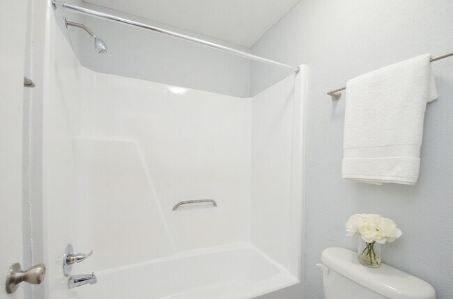 Building Photo - 5711 Sugar Hill Dr