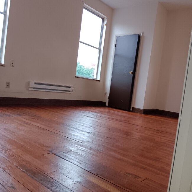 Building Photo - 2148 Auburn Ave