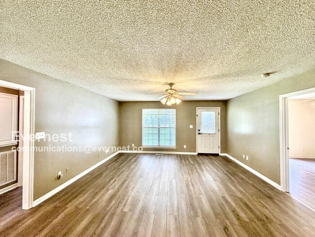 Building Photo - 128 Thrasher Pike
