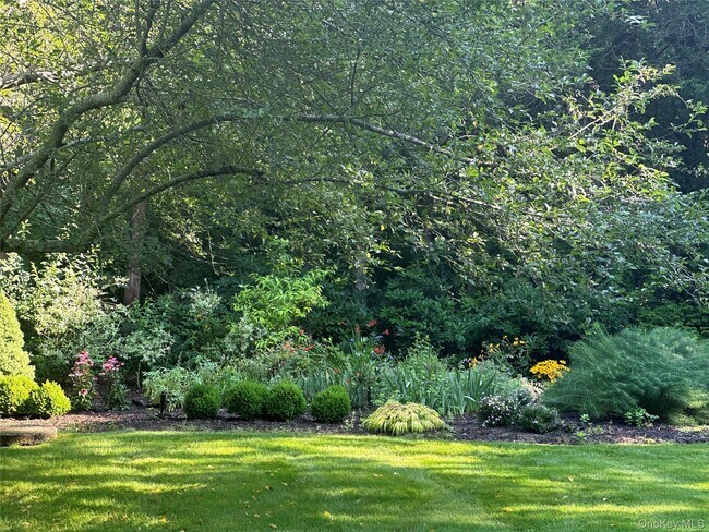 Building Photo - 3 1st Pl